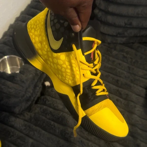Mens Kyrie Mamba Mentality EP3- Size 10 display picture 1